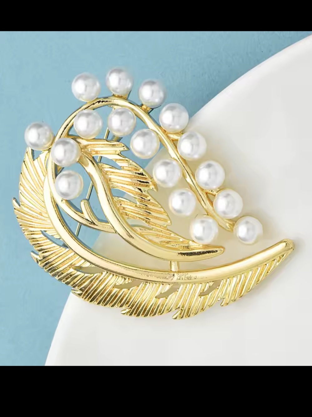 Gold Leaf Pearl Cluster Brooch - Picture 6 of 10
